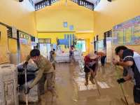 Gotong Royong Pertamina dan Relawan Pulihkan Puskesmas Rantau di Aceh Tamiang