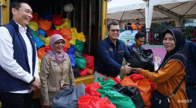 PT JIEP Salurkan 3.000 Paket Sembako dan Fasilitasi Mudik Jelang Lebaran 