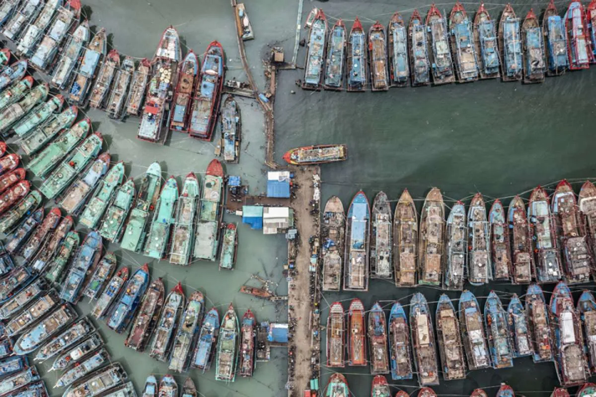 Cuaca Ekstrem di Jakarta dan Sejumlah Wilayah Disertai Gelombang Tinggi Air Laut