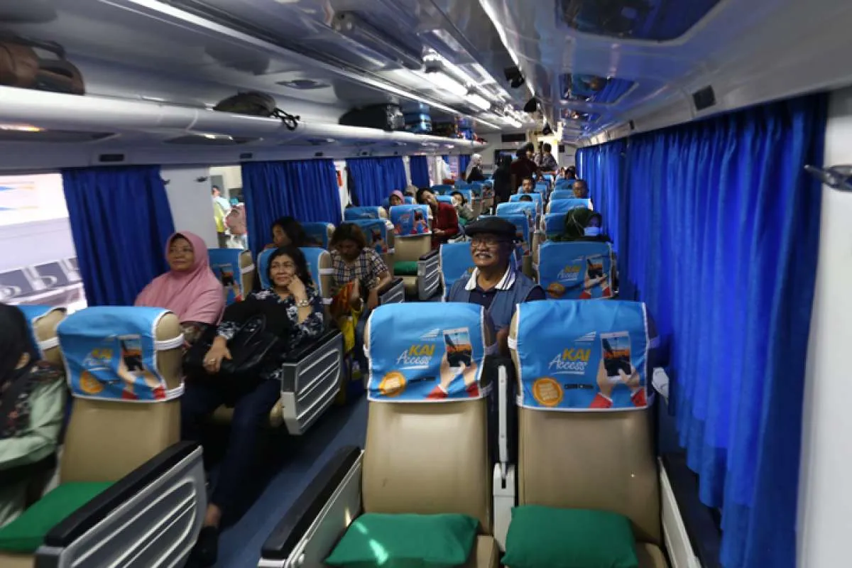 Naik kereta api wajib membawa hasil rapid test antigen, kecuali anak-anak & balita