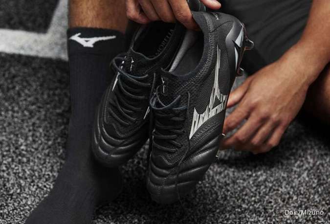 5 Sepatu Bola Termahal di Dunia Tahun 2025: Merek Jepang yang Pertama