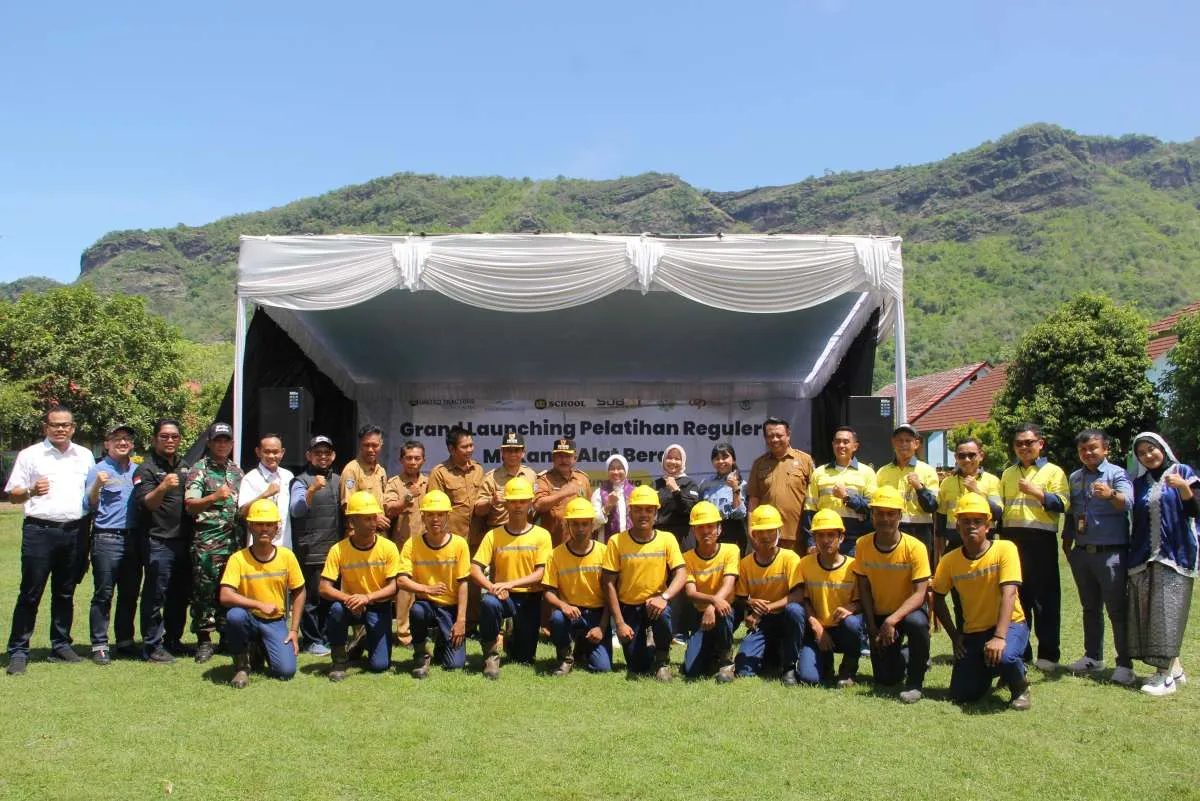  UT School Kembali Buka Kelas Alat Berat di Sumbawa, NTB Lahirkan Mekanik Berkualitas