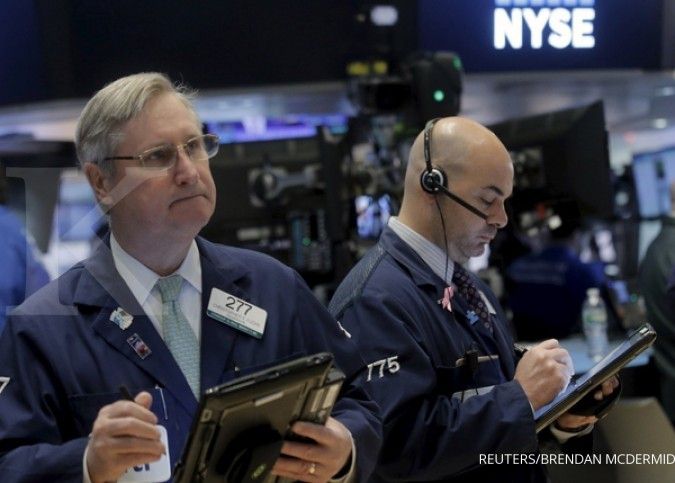 Investor berburu safe haven, Wall Street lunglai
