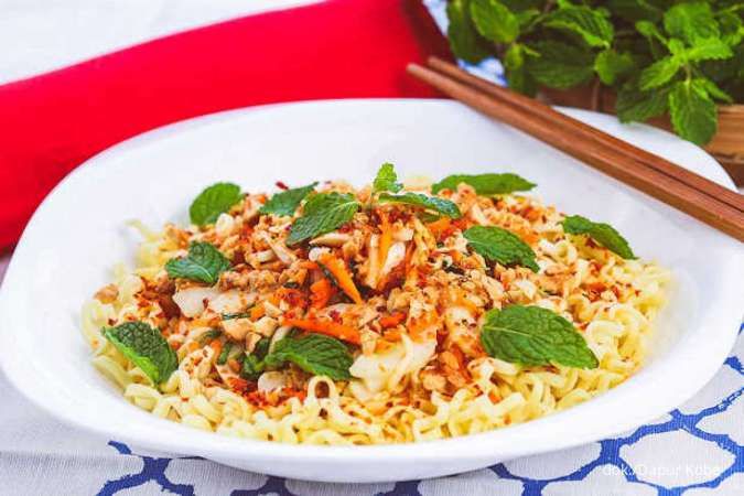 Resep Diet Salad Mie Ala Thailand, Makanan Sehat yang Pedas dan Menyegarkan