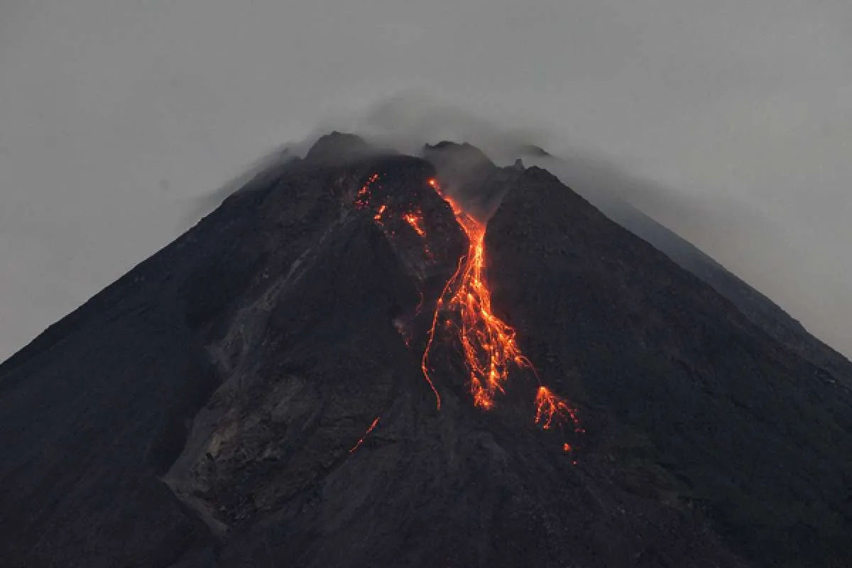 Muncul awan panas guguran di Gunung Merapi, jarak luncur 1.000 meter