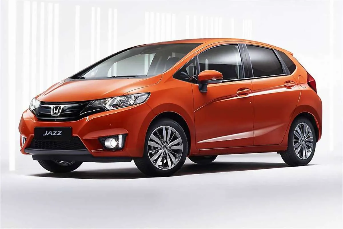Simak harga mobil bekas Honda Jazz terbaru makin murah pada Agustus 2021