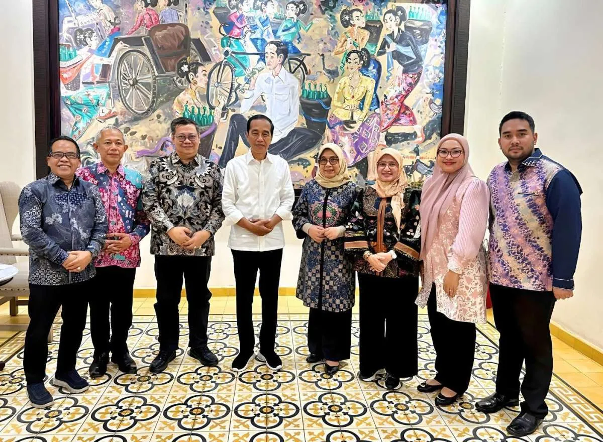  Taspen Serahkan Manfaat Program Pensiun dan THT Kepada Mantan Presiden Jokowi