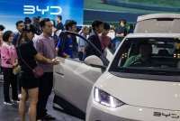 Pasar Otomotif Makin Sesak, Toyota hingga Suzuki Pilih Tak Ikut Perang Harga