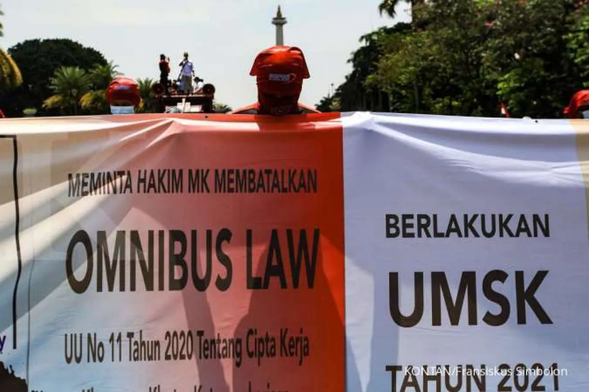 Implementasi UU Cipta Kerja di daerah dinilai masih belum solid 