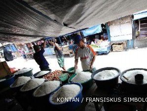 Harga beras medium terus bergerak naik