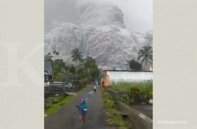 Gunung Semeru erupsi, Bupati Lumajang: Kecamatan Pronojiwo dan Candipuro gelap