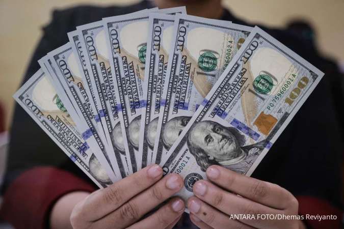 Dolar Melemah Jelang Keputusan Bank Sentral, Penurunan Peringkat Prancis Tekan Euro