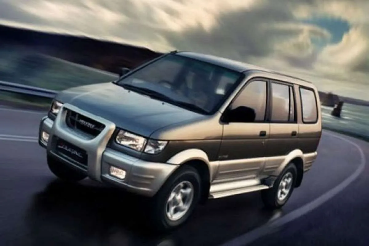 Ini harga mobil bekas Isuzu Panther generasi ketiga yang kian murah per Juni 2021