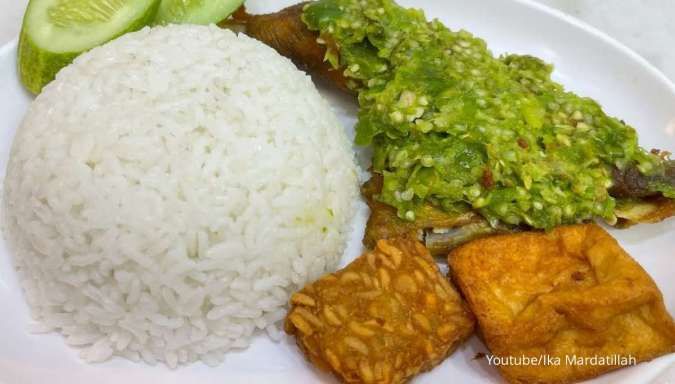 Resep Ayam Penyet Sambal Hejo, Ide Menu Makan Besar Bersama Keluarga