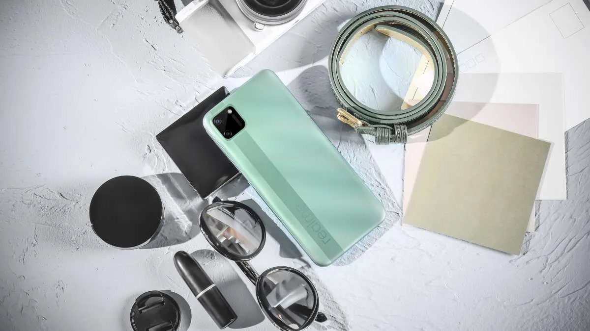 Realme C11 mulai dijual hari ini, harga diskon saat flash sale dan cashback 100%!
