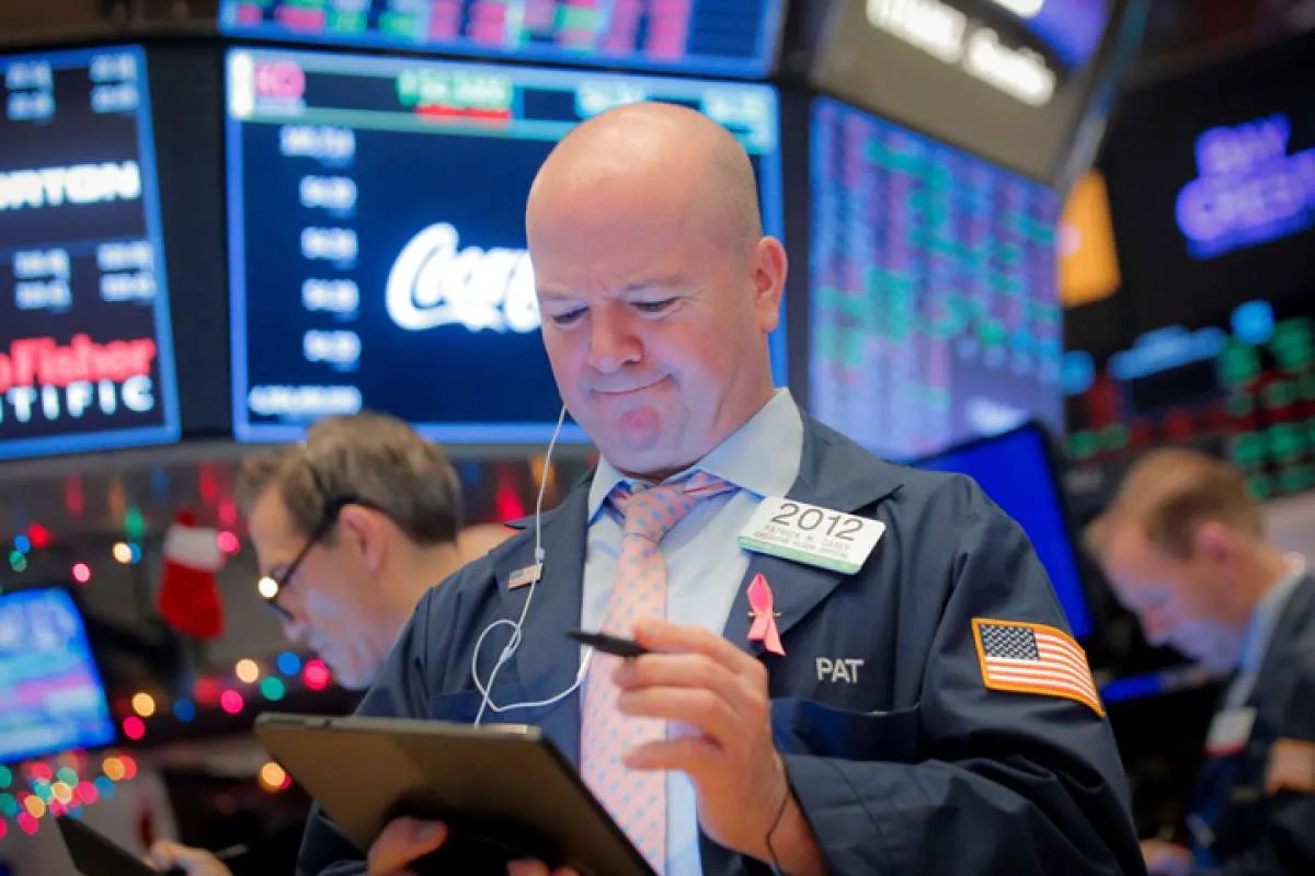 Wall Street menguat setelah Federal Reserve menahan suku bunga acuan