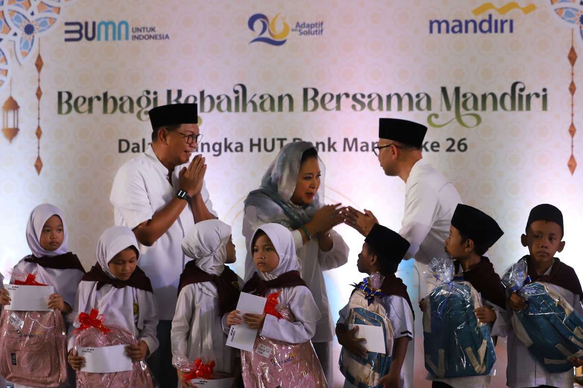 HUT ke-26, Bank Mandiri Berbagi 2.600 Santunan Pendidikan