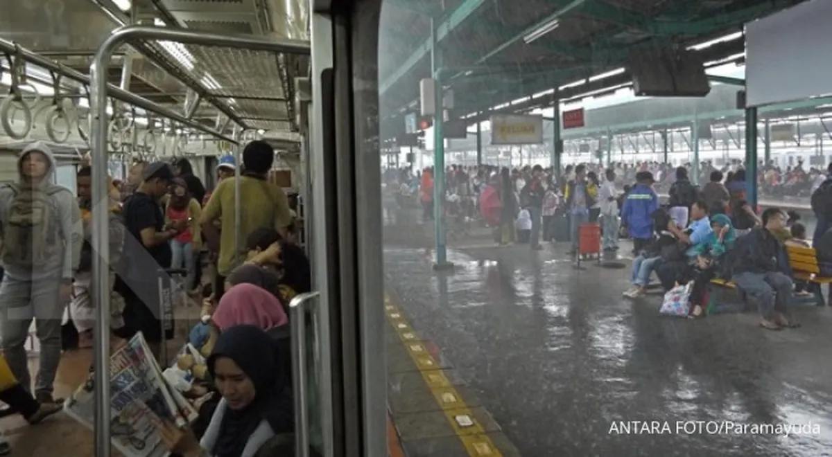 Listrik padam, KRL ikut berhenti beroperasi
