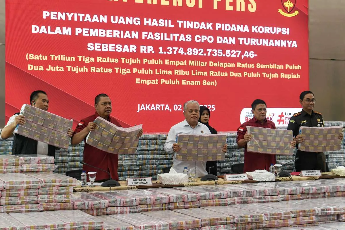 Alasan Kejagung Perlihatkan Uang Rp 1,3 Triliun yang Disita dari 2 Korporasi Besar