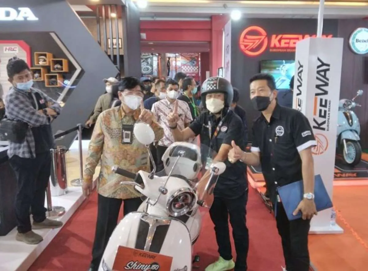 Presdir Dyandra Hendra Noor Saleh Pembeli Pertama Skutik Keeway Shiny 150