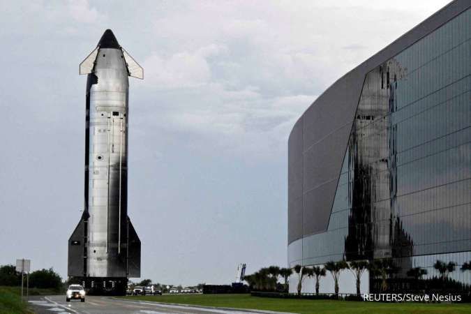Starship Catat Sejarah, Berhasil Lepas Satelit Tiruan Starlink di Uji Terbang ke-10