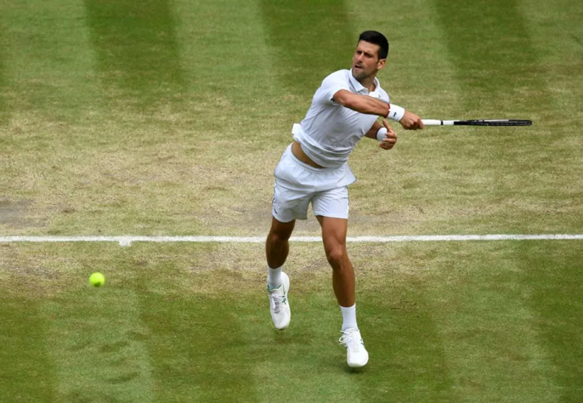 Petenis nomor satu dunia Novak Djokovic positif corona