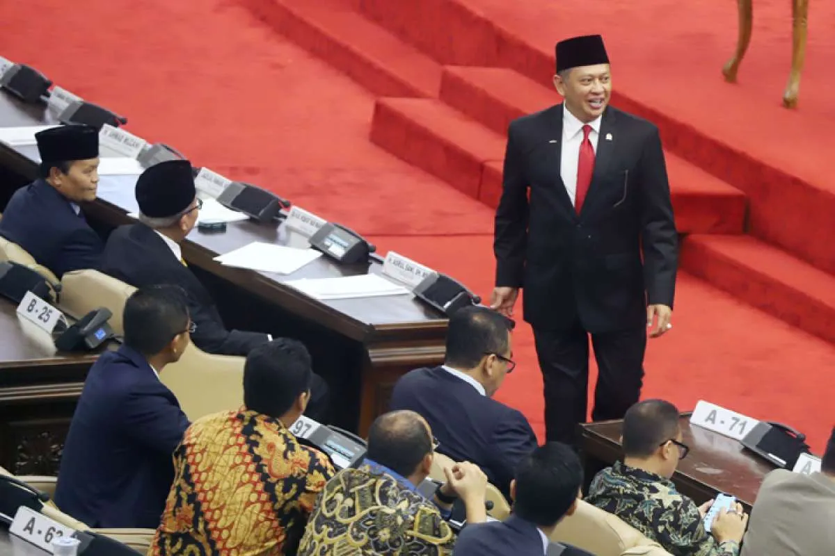 Kursinya jadi rebutan, berapa gaji yang didapat ketua MPR?