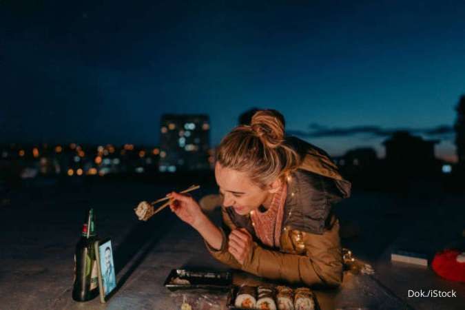 Ide Kencan Valentine Pasangan LDR Paling Romantis, Jarak Jauh Tetap Bisa Spesial