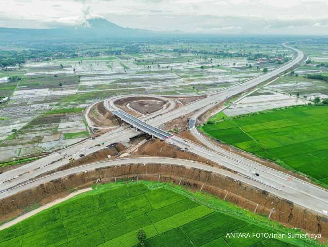 Hujan Petir Melanda Daerah Ini, Cek Prakiraan Cuaca Besok (11/12) di Jawa Timur