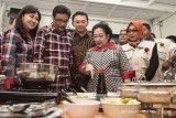 Dukung Ahok, paguyuban warteg beri makan gratis