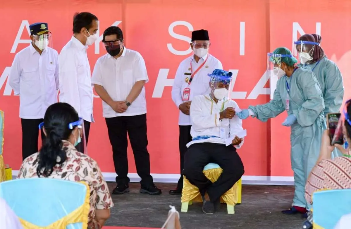 Jokowi pastikan distribusi vaksin Covid-19 merata di seluruh Indonesia