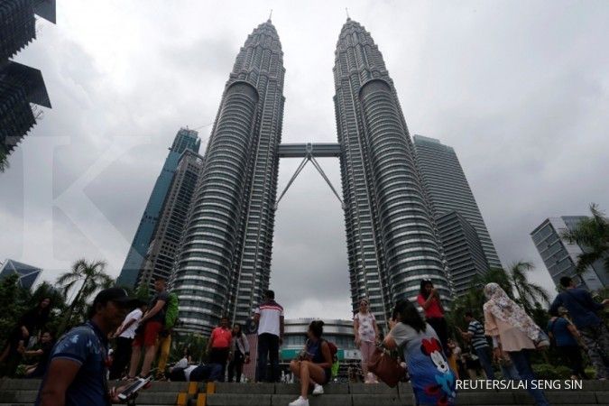 Malaysia's February CPI falls below forecast