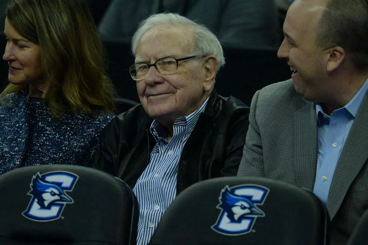 Warren Buffett Ungkap 2 Strategi Menyingkirkan Kebiasaaan Buruk yang Bikin Miskin