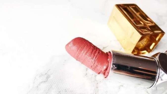 5 Cara Memperbaiki Lipstik yang Patah biar Tetap Bisa Dipakai, Tidak Sulit