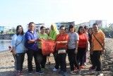 Bergotong Royong Wujudkan Pantai Manado Yang Bersih