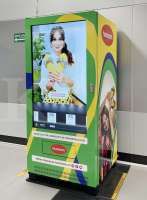 Beli sandal Havaianas kini bisa melalui mesin otomatis di stasiun MRT