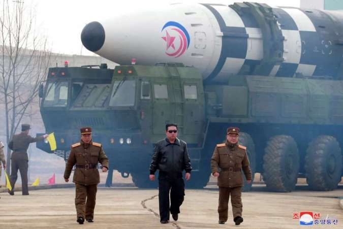 Pertama Kalinya Rudal Korea Utara Mendarat di Lepas Pantai Korea Selatan