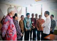 Teman SD Hingga Teman Kuliah di UGM Rame-rame Bela Presiden Joko Widodo Soal Ijazah 