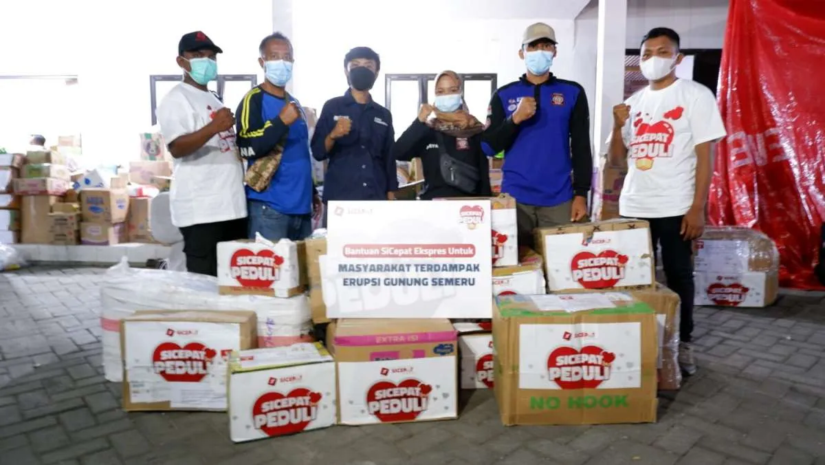 SiCepat Ekspres salurkan bantuan untuk masyarakat terdampak erupsi Gunung Semeru