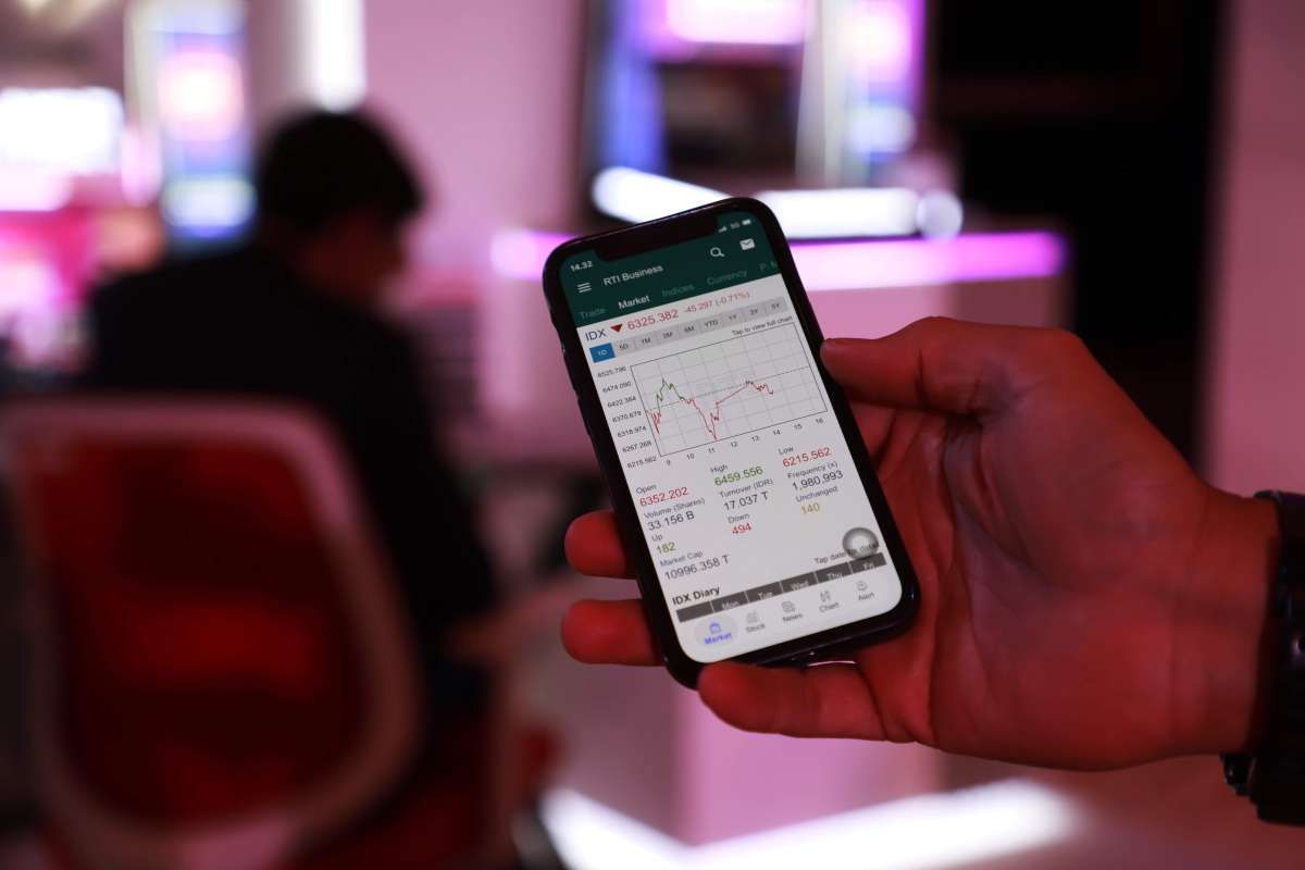 The Fed Tahan Bunga, Pasar Menanti Putusan BI, Berikut Rekomendasi Saham Hari Ini