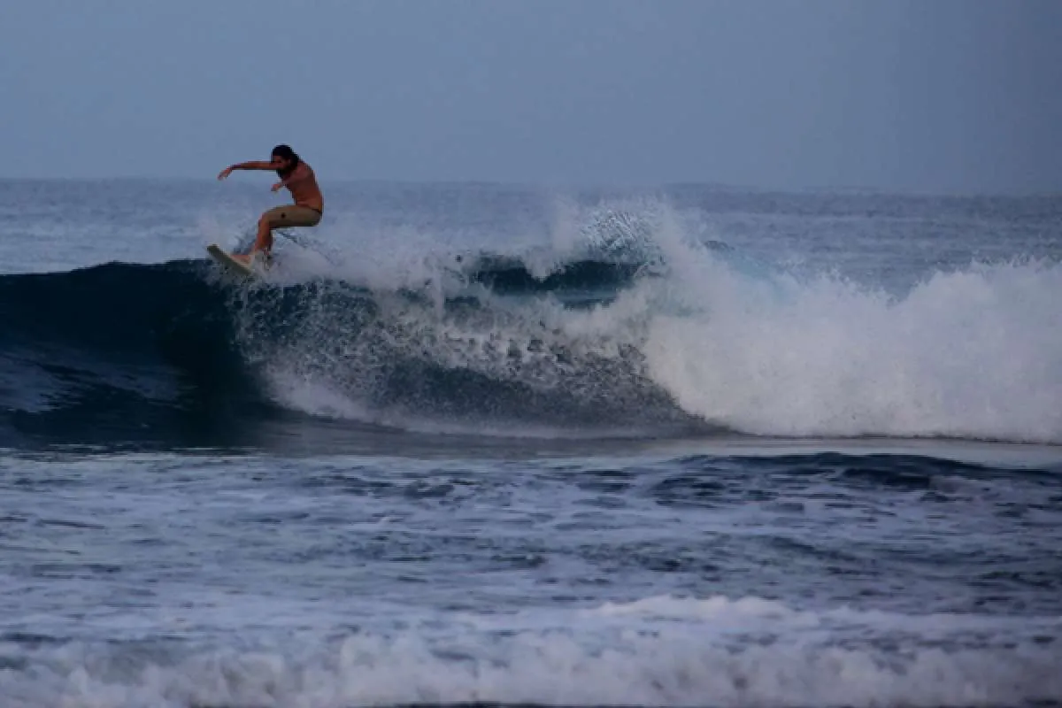Walaupun Ekstrem, Ternyata Ini 6 Manfaat Surfing bagi Kesehatan Tubuh dan Mental