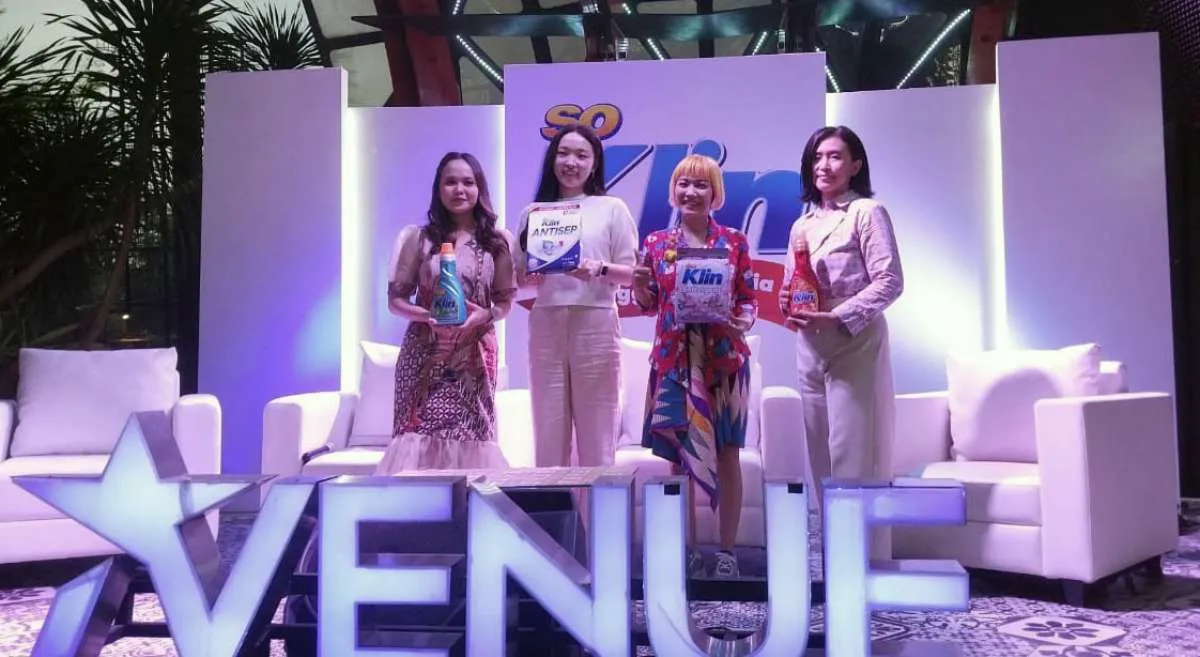 SoKlin Ajak Masyarakat Tampil Percaya Diri Berkain dengan SoKlin Bangga Indonesia