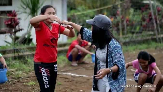 Lomba menangkap belut