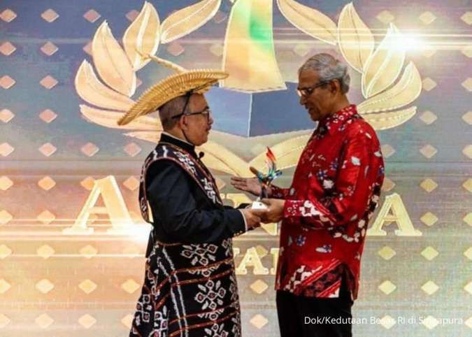 Adinata Awards untuk Dubes Zainul Abidin