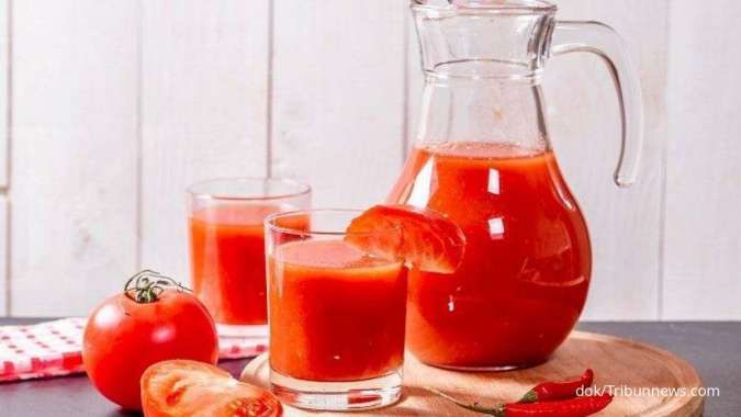 Tomat termasuk dalam daftar makanan yang tidak boleh dimakan penderita asam lambung.