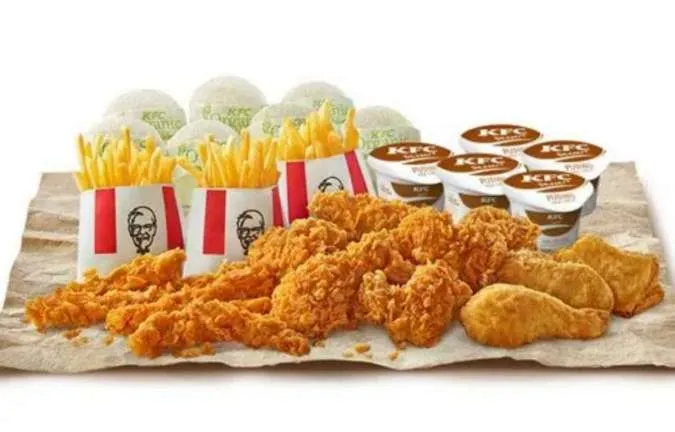 Promo KFC terbaru 2023 Paket Family Combo 3 