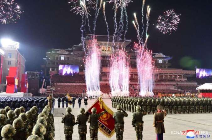 Sebelas Rudal Nuklir Hwasong-17 Muncul dalam Parade Militer Korea Utara