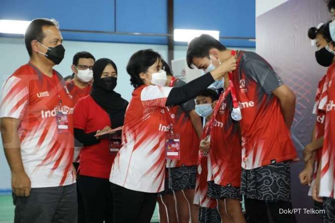 Telkom Berikan Beasiswa untuk Sepuluh Pemenang Indihome Gideon Badminton Academy Selama Setahun