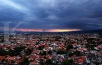 Peringatan Dini BMKG Cuaca Besok (15/10) Hujan Sangat lebat, di Provinsi Mana Saja?