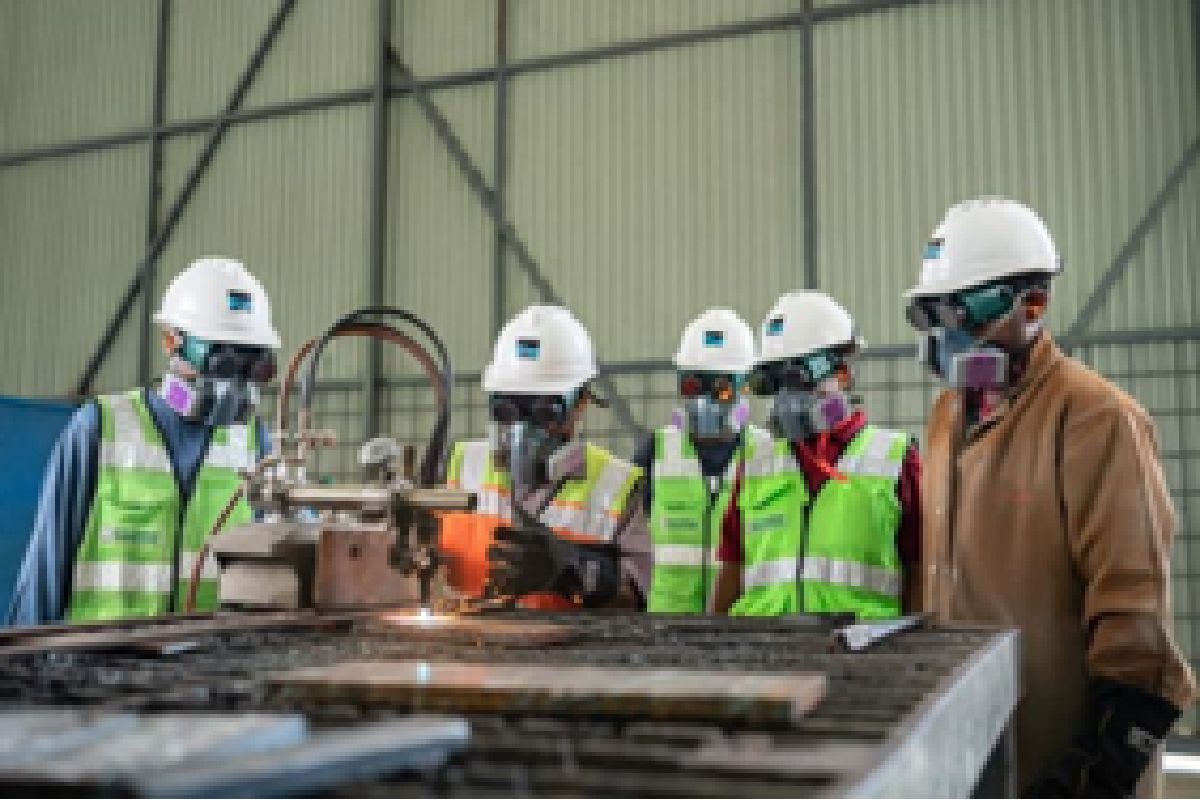 Kontan. Intitut Pertambangan Nemangkawi merupakan lembaga pendidikan vokasi non-formal yang didirika